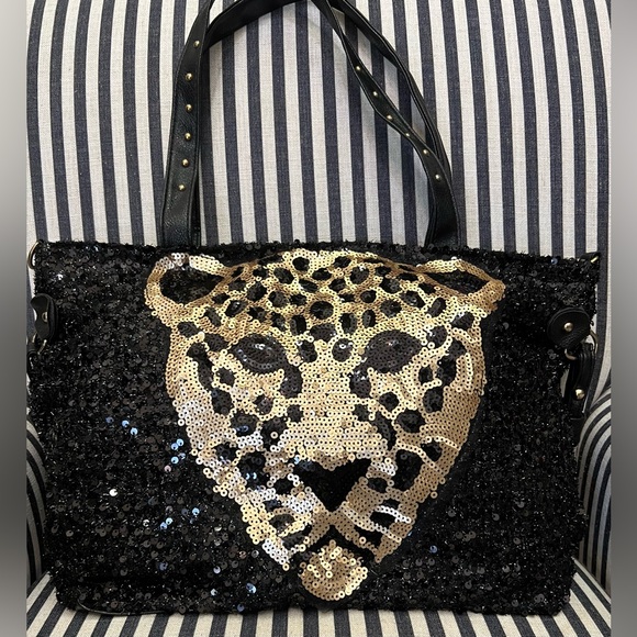 Handbags - NWOT Sequined, cheetah black & gold tote! Numerous compartments, zip top, large!